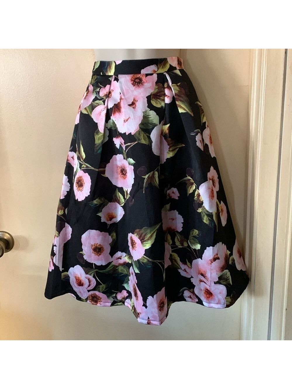 Sweet Miss black floral circle skirt size M/L